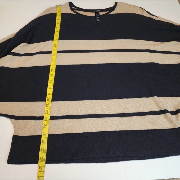 Chico's Size 3 (XL) Black and Tan Sweater Poncho - Picture 4 of 8